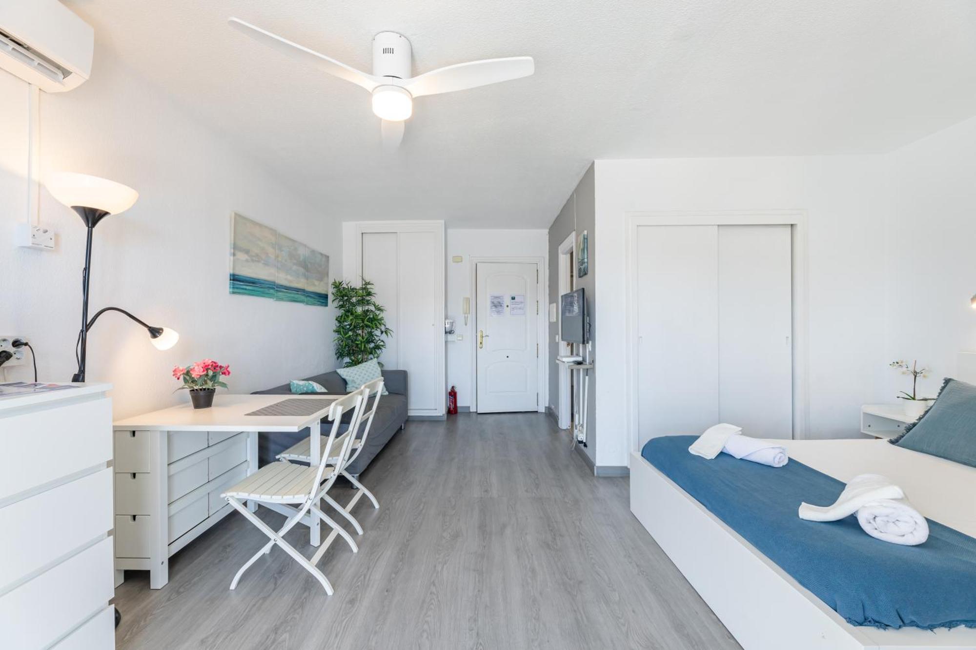 Vb Benalmadena 1 Bedroom Waterfront Apt Bagian luar foto