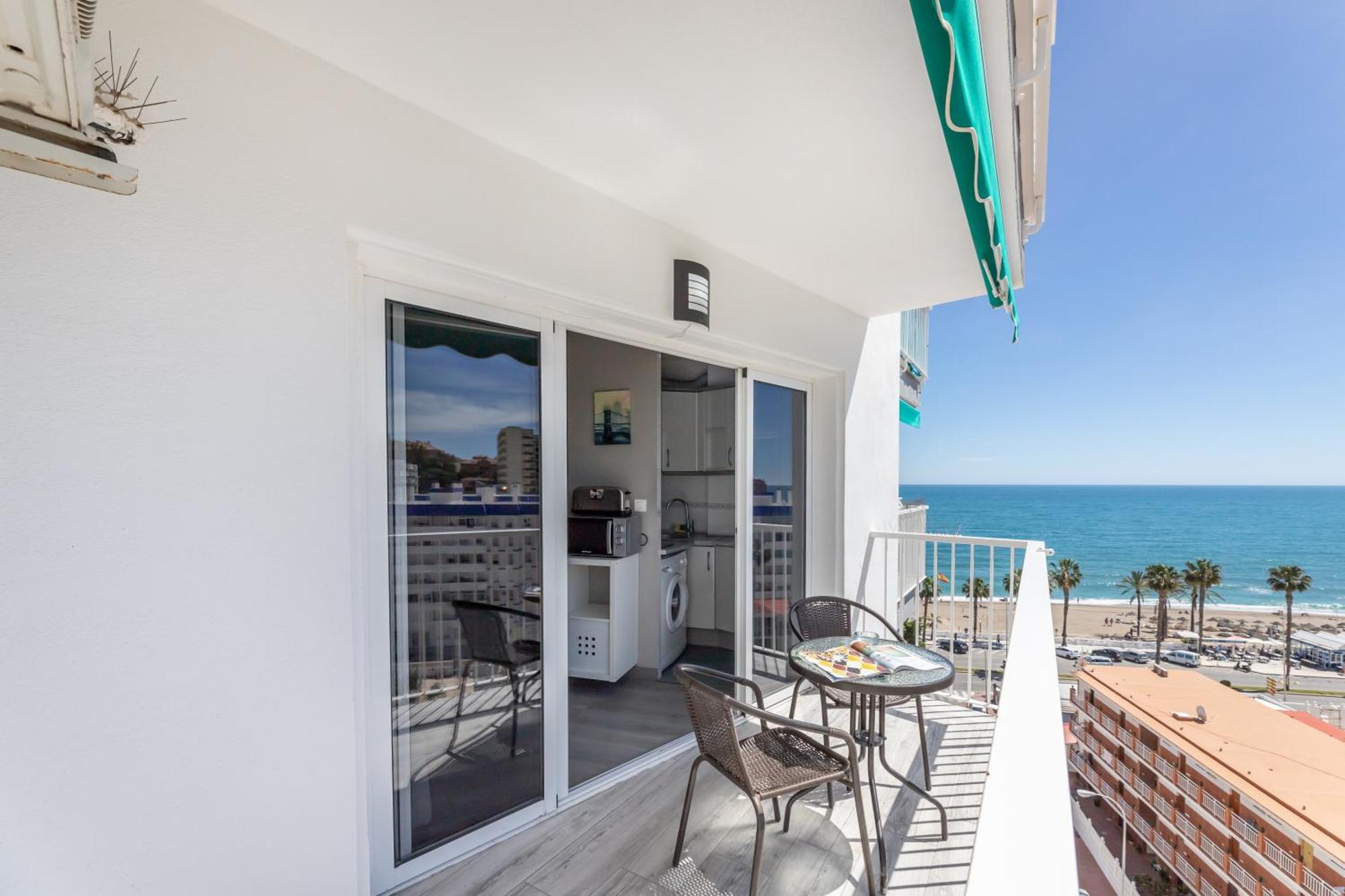 Vb Benalmadena 1 Bedroom Waterfront Apt Bagian luar foto