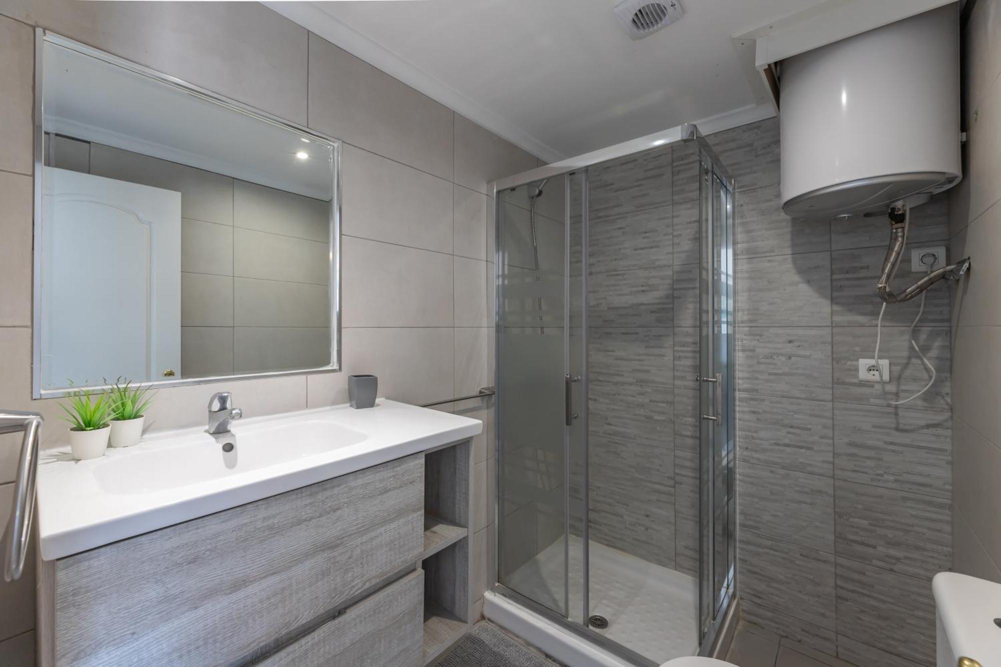 Vb Benalmadena 1 Bedroom Waterfront Apt Bagian luar foto